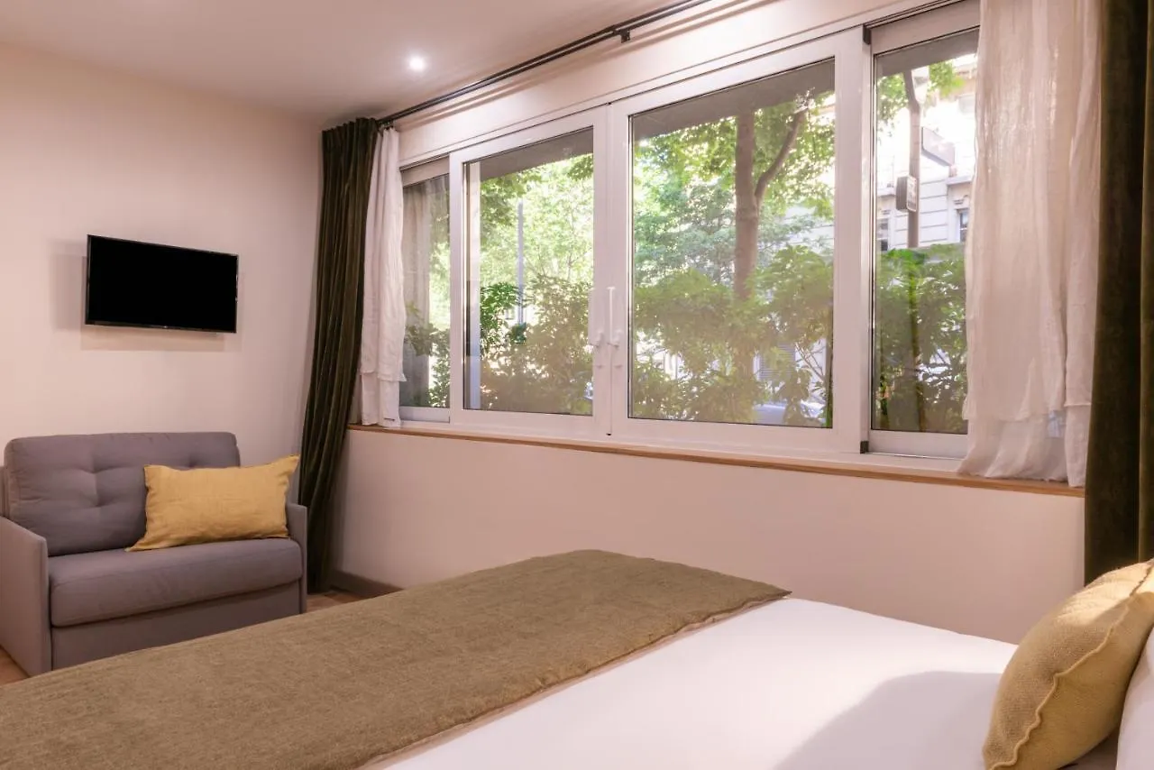 Couette-café CMG - Boutique Hôtel chambre - 3P - Auteuil/ Michel Ange France